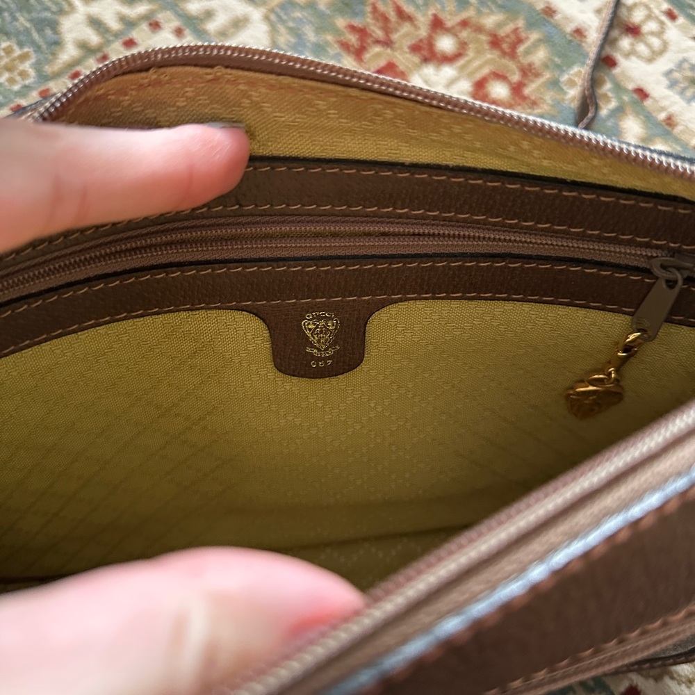 Gucci Tan Leather Crossbody with Signature Stripe - Picture 7 of 12